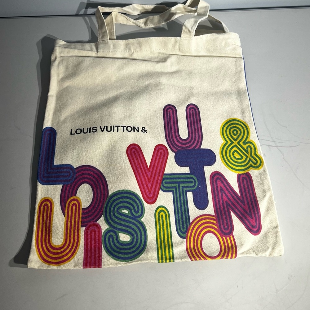 Tote bag
New without tags